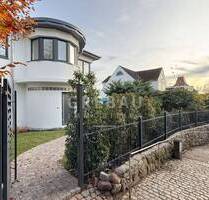 Befristet: A+-Neubau im oberen Treppenviertel! 4-5-Zi.-Einfamilienhaus mit herrlichem (Elb-)Blick - Hamburg Blankenese