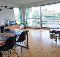 Helle Zwei-Zimmer-Wohnung direkt am Main - Frankfurt am Main Ostend
