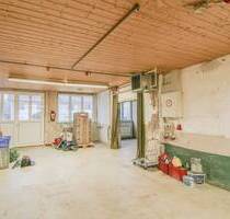 Wohn- und Geschäftshaus mit Top-Potenzial ! Aktuell 1 Etage Gewerbefläche + 2 Etagen Wohnfläche - Bisingen Wessingen