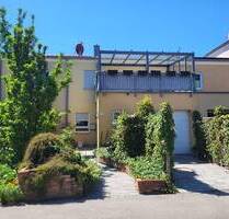 KNIPFER´S IMMOBILIENSCHÄTZE - Reihenhaus mit Wintergarten, Terrasse und Garage in Augsburg-Göggingen - Augsburg / Göggingen Göggingen - Ost