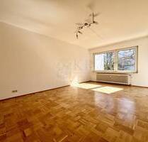 BAD HOMBURG: Charmante 3 Zimmerwohnung mit Loggia in begehrter zentraler Wohnlage