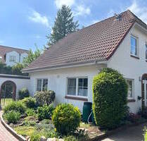 PURNHAGEN-IMMOBILIEN - Ritterhude - Moderne und gepflegte Doppelhaushälfte mit Garage in zweiter Reihe