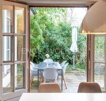 Attraktiver Bungalow auf traumhaftem Grundstück in optimaler, ruhiger Feldrandlage. - Hamburg Volksdorf
