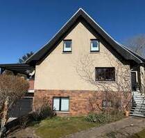 Freistehendes Einfamilienhaus mit Ausbaupotenzial im Kellergeschoß - Laage