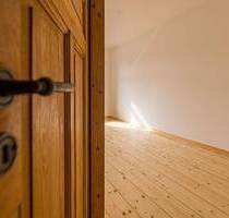 Balkon mit Innenhofblick: Helle 2-Zimmer-Altbauwohnung im schönen Leipziger Osten