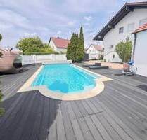 Freistehendes Einfamilienhaus mit Pool in guter Lage zu verkaufen - Straubing