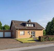 Gepflegtes Einfamilienhaus mit Doppelgarage in Warstein-Suttrop! - Warstein / Suttrop