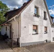 Großzügiges Zweifamilienhaus in Randlage von Arnsberg-Müschede!