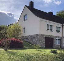 Doppelhaushälfte mit großem Garten in ruhiger Ortslage zu verkaufen. - Creuzburg