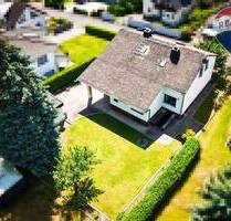 Einfamilienhaus (mit Einliegerwohnung), Garten und Garage in Staffel - Limburg