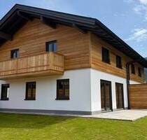 energieeffiziente Neubau-Doppelhaushälfte mit bezauberndem Garten und Garage in Ohlstadt bei Murnau