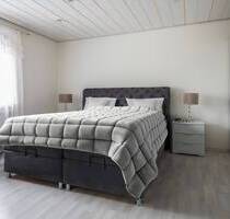 Großzügige Drei-Zimmer-Wohnung mit Garagenstellplatz und traumhafter Aussicht in Stuttgart-Rohr