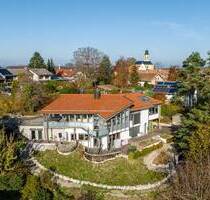 AIGNER - Panorama-Weitblick über Schäftlarn: Mehrgenerationenhaus am Sonnenhang!