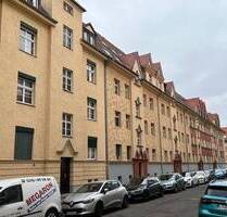 Bezugsfreie, praktische 4-Raum-Wohnung mit Loggia direkt am Mariannenpark - Leipzig Schönefeld-Abtnaundorf