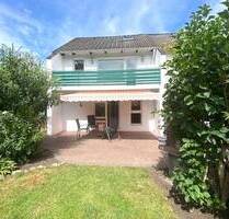Henstedt-Rhen DHH auf 500m² herrlichem Grundstück, 2 Bäder, Balkon, Doppelcarport etc. € 349.900,- - Henstedt-Ulzburg