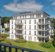 Morgensonne, Abendsonne und von der Terrasse direkt in den Pool. Und Schiffe zählen können Sie hier auch! - Heringsdorf Ostseebad Heringsdorf