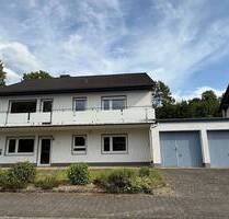 **Einfamilienwohnhaus auf großem Grundstück mit Doppelgarage und großer Werkstatt** - Gründau Breitenborn