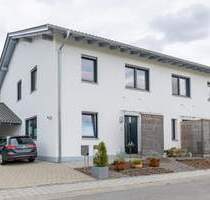 *Neuwertige und moderne Doppelhaushälfte in ruhiger Wohnlage* - Hunderdorf