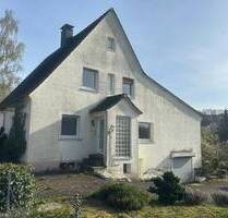 Sanierungsbedürftige Doppelhaushälfte mit großem Garten und drei Garagen Nähe Vogelberg bzw. Worth… - Lüdenscheid