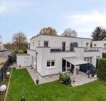 Moderne Doppelhaushälfte mit sonnigem Garten, Dachterrasse und Garage in Ratingen-Lintorf