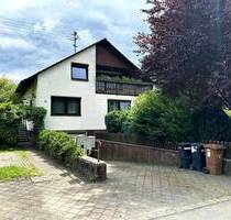 Doppelte Wohnqualität - modernisiertes Zweifamilienhaus mit Gartenidylle, Balkon, Terrasse & Garage - Bibertal Opferstetten
