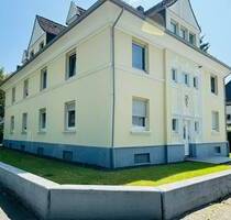 Gepflegte 2,5-Zimmer-Wohnung mit Loggia und Garage in ruhiger Wohnlage - Solingen / Wald Rosenkamp - Weyer
