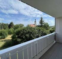 Naundorf...2-Raum-Wohnung mit Balkon und wunderschönen Blick ins Grüne!
