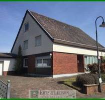 Wohnhaus mit Garten und großer Garage - Altrich