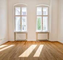 Wohnen mit Stil und Aufzug: ++ 3-Zimmer-Gründerzeit-Wohnung +++ Hochwertig saniert - Berlin Steglitz