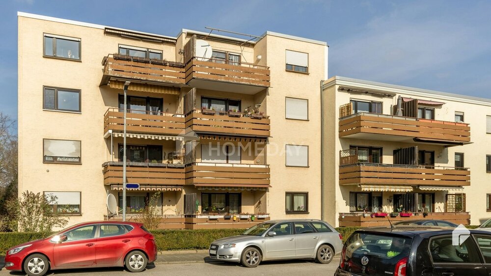 Gepflegte Etagenwohnung mit 3 Zimmern und Balkon in Neckar-Nähe mit sehr guter ÖPNV-Anbindung - Ladenburg