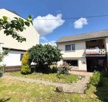 TOP-Preis-Leistungs-Verhältnis! Gepflegtes Wohnhaus mit Garten und Garage! - Longkamp