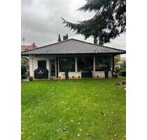 Freistehendes, großzügiges Komforthaus mit großer Einliegerwohnung, Wintergarten, Balkon, Garten, Do-Garage und Stellplätzen, in Freisen-Oberkirchen
