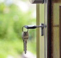 Hier werfen Sie Ihr Geld zum Fenster REIN! Bezugsfreie 3-Zi-Whg. ab 01.09.2025 mit Balkon - TOP-Lage - Augsburg Hochfeld
