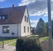 Schöne Doppelhaushälfte in ruhiger Wohnsiedlung in Dresden