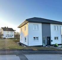 Neuwertiges sehr ruhig gelegenes Einfamilienhaus in Diemelstadt-Rhoden