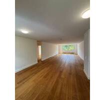 Design trifft Ruhe - Hochwertige 3-Zimmer-Wohnung mit Blick ins Grüne - München