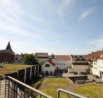 == Gepflegte Innenstadtwohnung in Lage mit Loggia und TG-Stellplatz ==