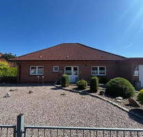 Charmanter Walmdach-Bungalow mit Flachdachgarage-stilvoll wohnen - Saterland Scharrel