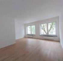 Düsseldorf-Flingern-Süd, Engelbertstraße - Komplett sanierte 2-Zimmer-Wohnung mitsehr großer Terrasse zeitnah zu mieten !!