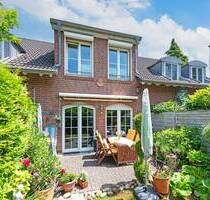 PHI KÖLN - Verklinkertes Reihenhaus in Brauweiler mit zwei Tiefgaragenplätzen! - Pulheim