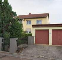 Haus sucht Handwerker: Zweifamilienhaus mit viel Potential u. großem Grundstück in Langquaid** - Langquaid / Niederleierndorf