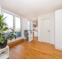 Direkt am Englischen Garten: Modernes Studentenapartment im Dachgeschoss mit Dachterrasse, Lift & TG - München Schwabing-Freimann