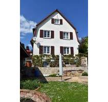 Schönes 1- Familienhaus im Jugenstil mit viel Charm und Orginalität. Sehr ruhige und doch zentrale Stadtlage. - Villingen-Schwenningen