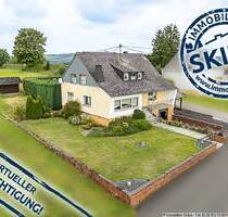 Ortsrandlage: Einfamilienhaus mit großem, ebenem Garten und Garage in der Vulkaneifel, Nähe Ulmen - Höchstberg