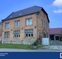 Gemütlich, ländlich, ruhig ! - 198.000,00 EUR Kaufpreis, ca.  210,00 m² Wohnfläche in Ziegelroda (PLZ: 06268)