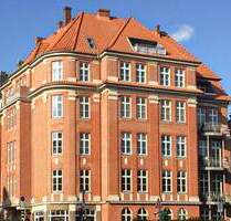 Exklusive Wohnung mit viel Altbauflair und drei Balkonen in Düsternbrook - Kiel