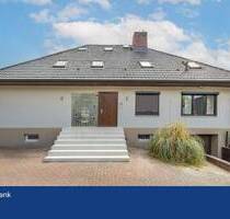 Hochwertig saniertes Zweifamilienhaus inkl. Einbauküche in ruhiger Lage von Halstenbek