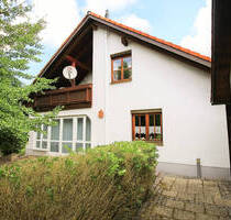 Familienfreundliches Einfamilienhaus in ruhiger Lage mit eingewachsenem Garten und Ausbaureserve - Ergoldsbach