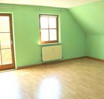 Sofortbezug Dachgeschosswohnung mit Balkon und Stellplatz (inklusive) - Offingen