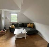 Gemütlich unterm Dach! Schnuckelige 2½-R.-Whg. mit Kaminofen (ohne Balkon) in Rüttenscheid - Essen